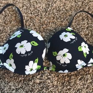 NWT Gilly Hicks Push ‘Em Up Bra